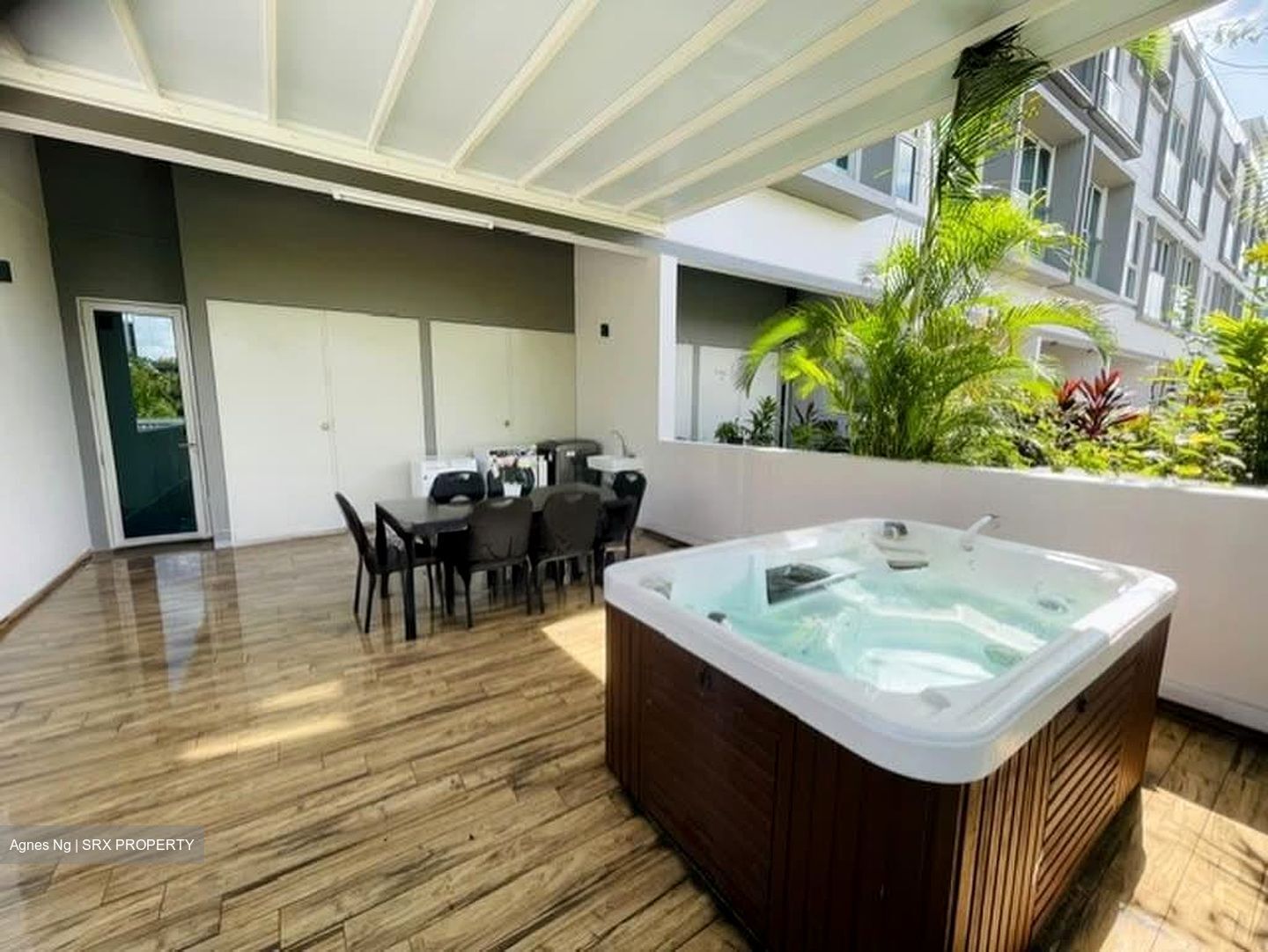 West Coast Drive (D5), Terrace #575328691